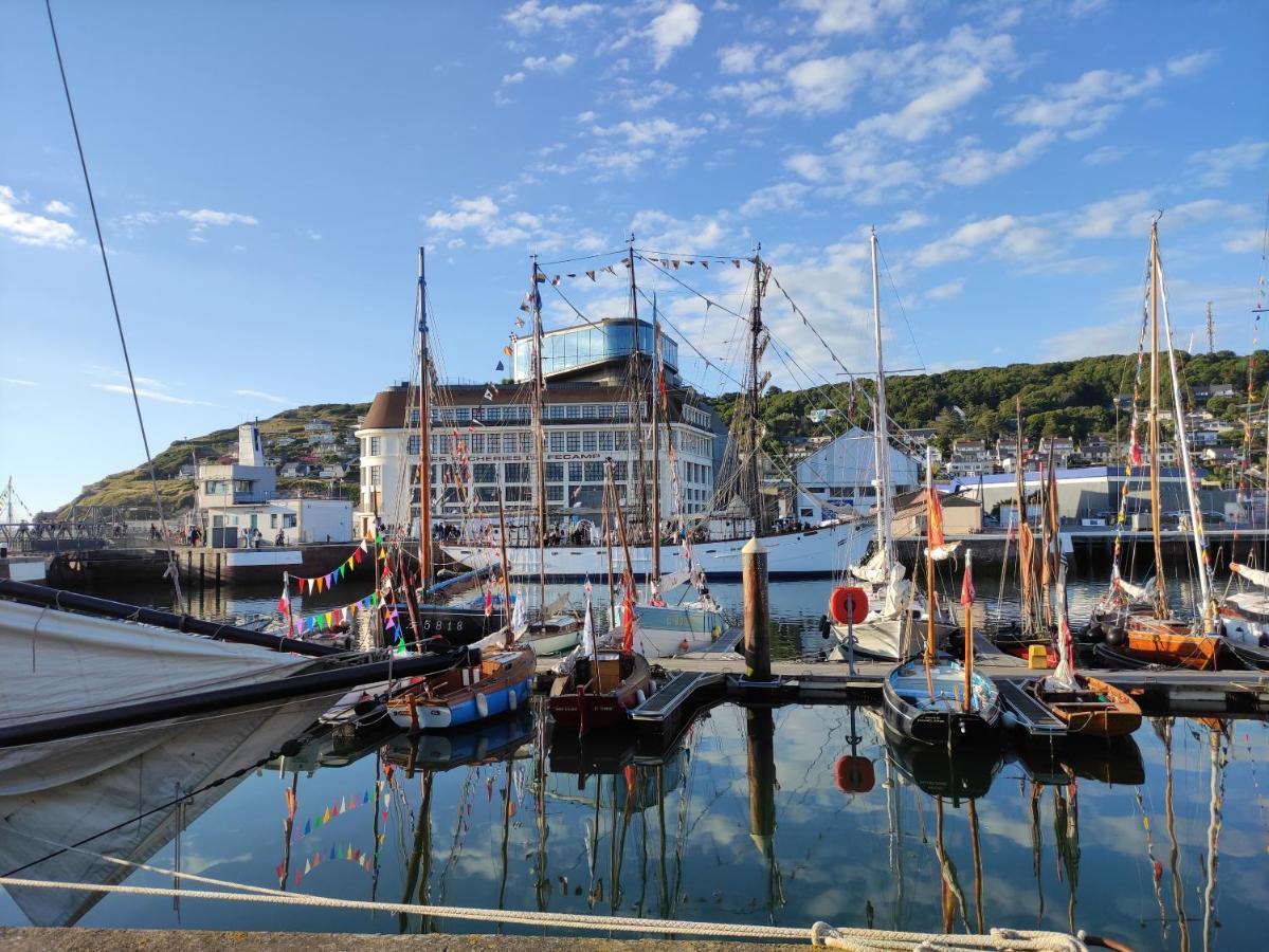 Le Reflet Des Voiles Face Au Port De Fecamp Apartamento Exterior foto