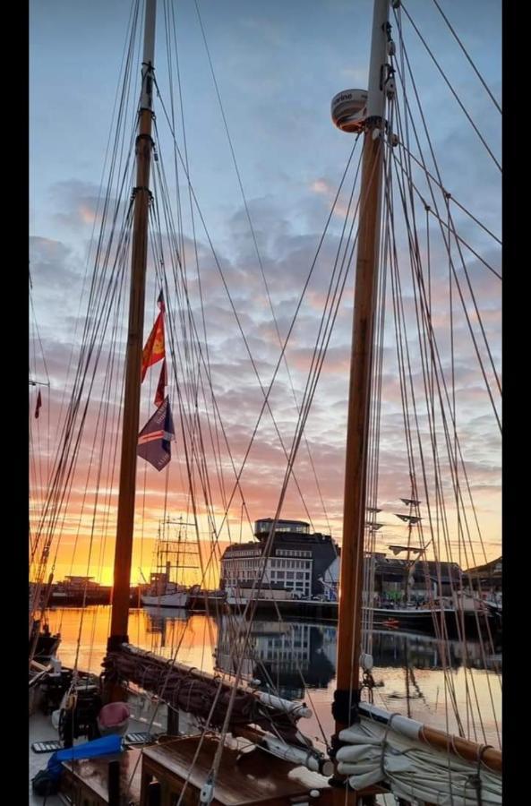 Le Reflet Des Voiles Face Au Port De Fecamp Apartamento Exterior foto